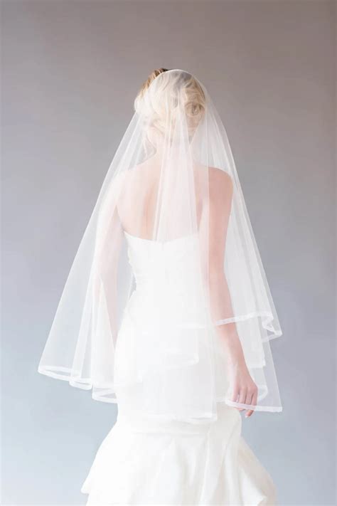 One Tier Fingertip Length Vintage Ivory Tulle Bridal Veil Pencil Edge