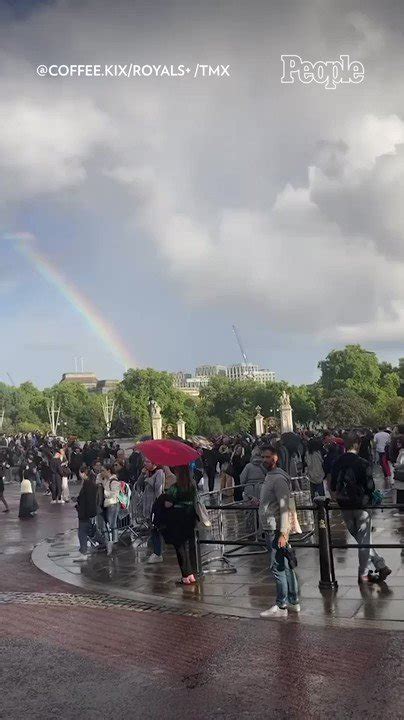 People On Twitter A Rainbow Appeared Over Buckingham Palace Just