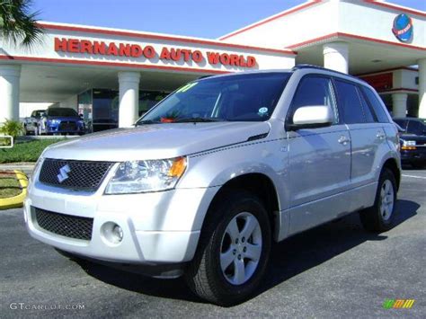 Silky Silver Metallic Suzuki Grand Vitara Xsport Photo