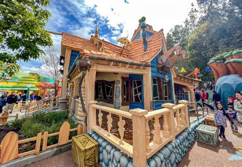 Up Close Look At Mickey S Toontown Reimagined At Disneyland