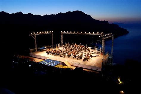 Ravello E Quel Concerto All Alba Inventato Per Allungare La Notte Dei