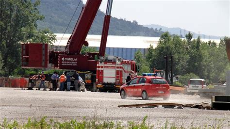 Muore Schiacciato A Monfalcone Nello Stabilimento Della Cimolai Il