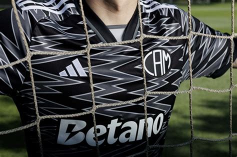 Adidas E Atl Tico Apresentam Terceiro Uniforme Para A Temporada