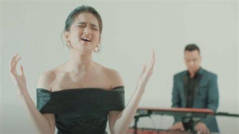 Lirik Lagu Trauma - Elsya feat Aan Story 'Aku Tak Mengejarmu Saat Kau Pergi' - Tribunmanado.co.id