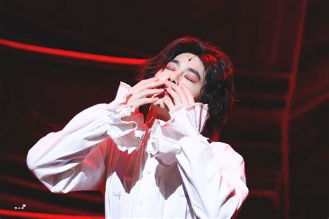 Suho Hq Musical The Man Who Laughs Press Call Exo Kim