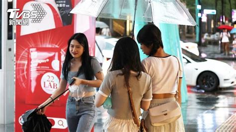 中秋連假迎雨彈！低壓夾擊全台變天 水氣激增「恐有颱風發展」│中秋連假天氣│熱帶低氣壓│降雨│tvbs新聞網