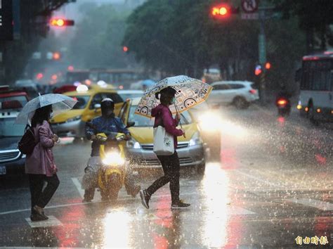 雨彈夜襲！新北基宜花豪、大雨特報 14縣市慎防強風 生活 自由時報電子報