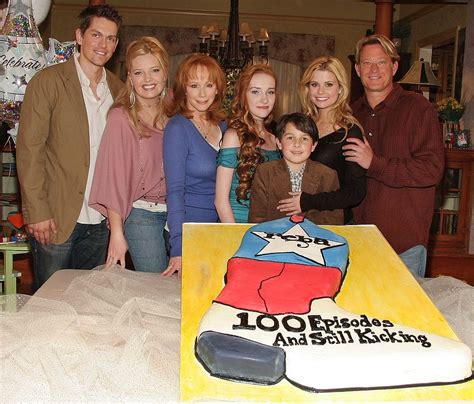 Reba McEntire in "Reba" TV Sitcom on Hulu (2001)