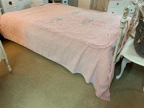 Vintage Pink Chenille Bedspread 90x100 Etsy