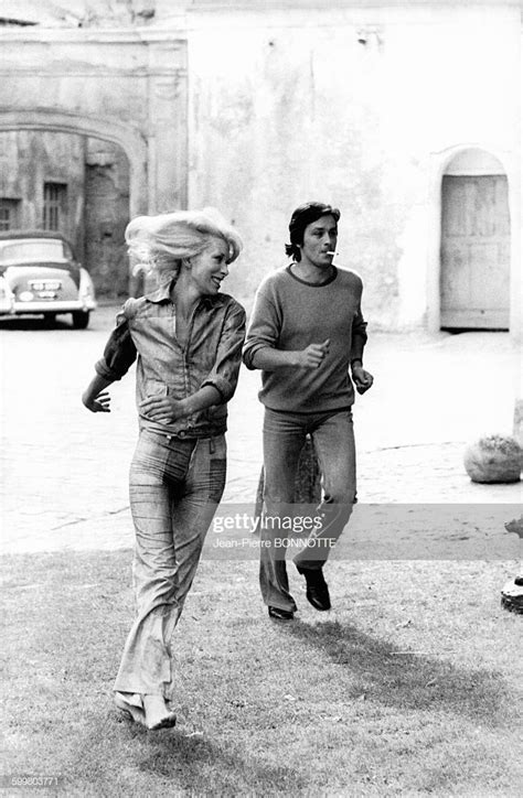 News Photo Mireille Darc Et Alain Delon Circa 1970 En Alain