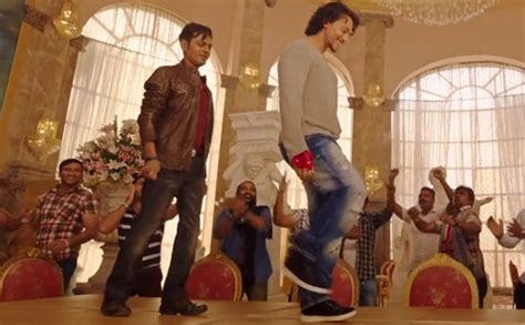 Munna Michael Swag Nawazuddin Hits The Dance Floor With Tiger Shroff