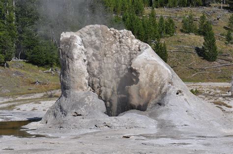 Giant Geyser 30 July 2012 2 Geysers Are Hot Springs That Flickr