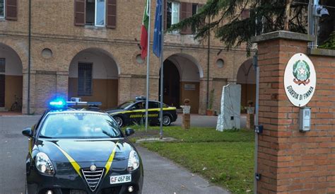 Bologna Droga Gdf Arresta Persone E Sequestra Kg Eroina