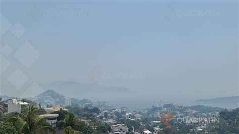 Humo de incendios forestales cubre la bahía de Acapulco