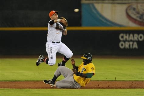 Vaqueros Vence A Olmecas Y Asegura La Serie Grupo Milenio