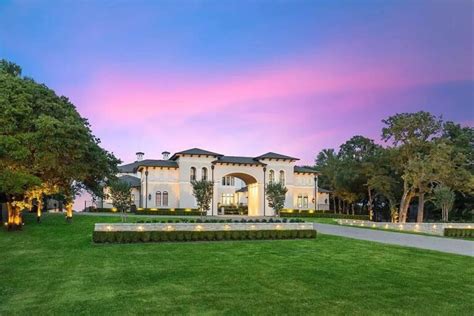 One Of The Largest Mansions In Southlake With Over 30 000 Sf Of