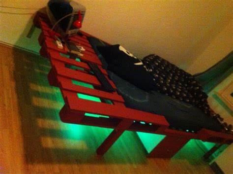 King Size Pallet Bed Reassembled Pallet Furniture