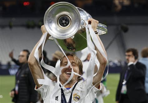 El Real Madrid Se Renueva Luka Modric Una Temporada M S De Blanco