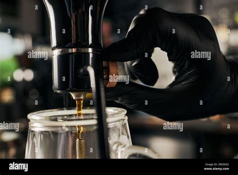 Siphon Method Hi Res Stock Photography And Images Alamy
