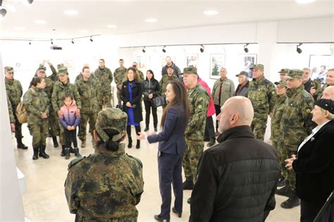 Армията в човешка сила ни показва Вяра Йовева