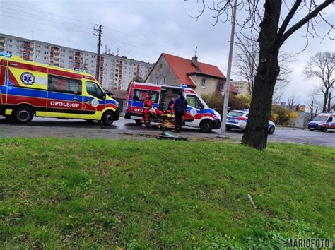 Samoch D Po Zderzeniu Z Innym Pojazdem Wjecha Na Chodnik I Potr Ci