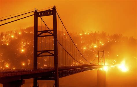 Photos Orange Skies ‘snowing Ash From Bay Area Fire Smoke Los