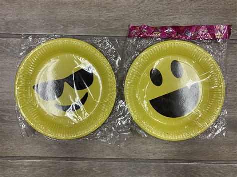 Emoji Paper Plate