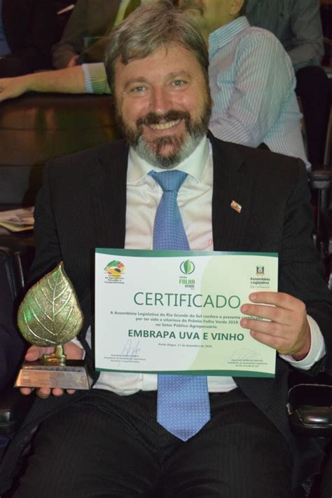 Embrapa Uva E Vinho Recebe O Trof U Folha Verde Gazeta