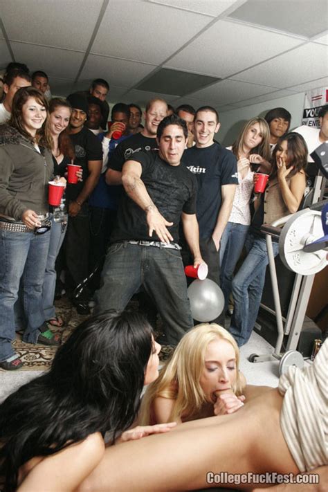 Who Is Dark Haired Babe In Scene With Kelly Wells Freeones Forum The Free Sex Community