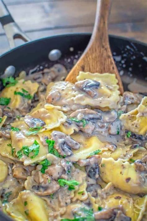 Creamy Mushroom Ravioli | COOKTORIA