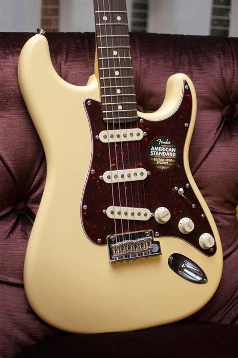 Fender Limited Edition American Standard Stratocaster Vintage White