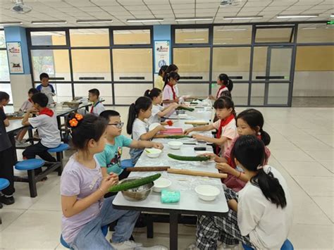 轻拍黄瓜 清爽一夏 王贾桥小学学子共享美好“食”光 资讯 四川教育在线 四川教育新闻门户网站