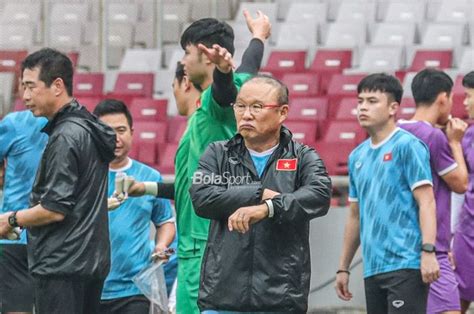 Piala AFF 2022 Kiper Vietnam Latihan Lemparan Ke Dalam Seperti Timnas