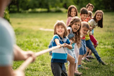 20 Fun Family Reunion Games - So Festive!