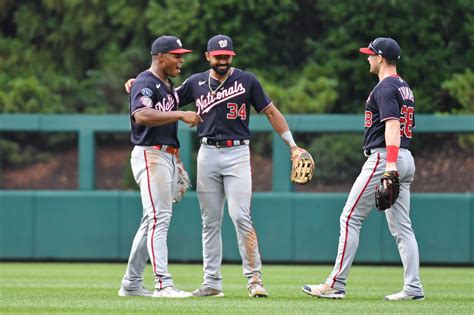 Grand Slam By Stone Garrett Lifts Nats Over Phillies Reuters