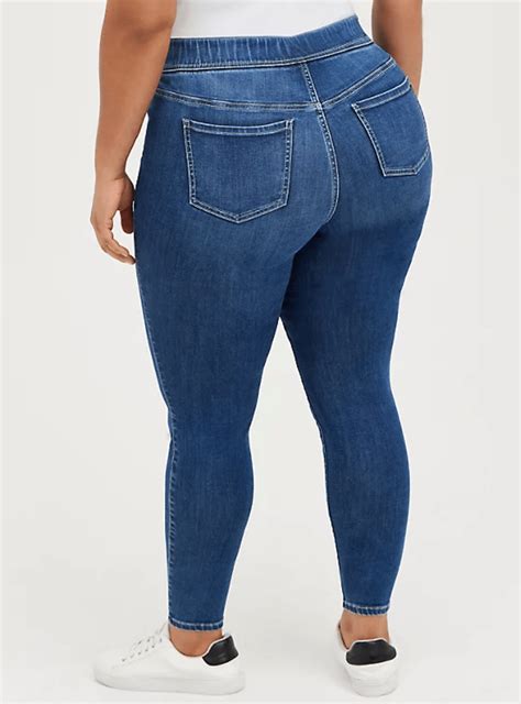 The Best Butt Lifting Jeans 2021 Figure Flattering Jeans For Your Bum