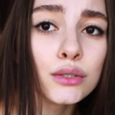 Schwangere MILF masturbiert während ihr Liebhaber zuschaut xHamster