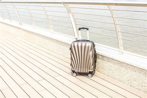 How to Unpack a Suitcase When You have ADHD‎‎