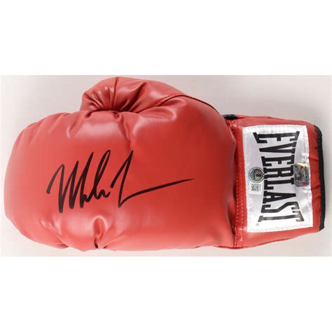 Mike Tyson Signed Everlast Boxing Glove Beckett Tyson Pristine