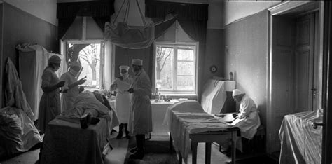 Операция в советском госпитале в Германии — военное фото