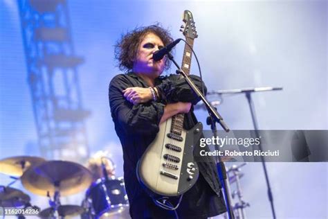 The Cure Concert Photos And Premium High Res Pictures Getty Images