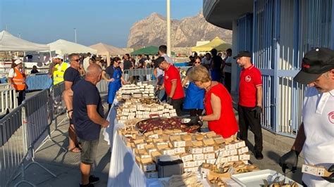 A Isola Delle Femmine Torna La Sagra Del Pesce Capuni Panato Con