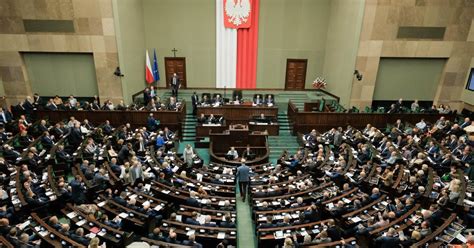 Składanie dokumentów do KRS będzie łatwiejsze Sejm przyjął poprawki