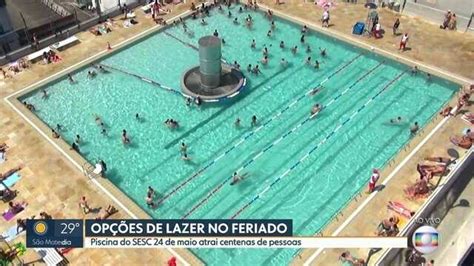 SP1 Piscina Do SESC Da 24 De Maio Atrai Banhistas E Visitantes