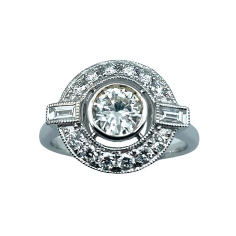 Bague En Or Gris Cts Style Art D Co Orn E De Cts De Diamants