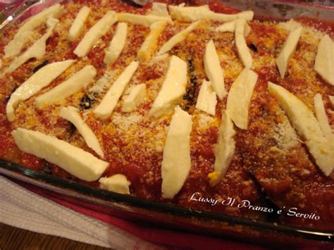 Parmigiana di melanzane con uova e prosciutto Lussy il pranzo è servito