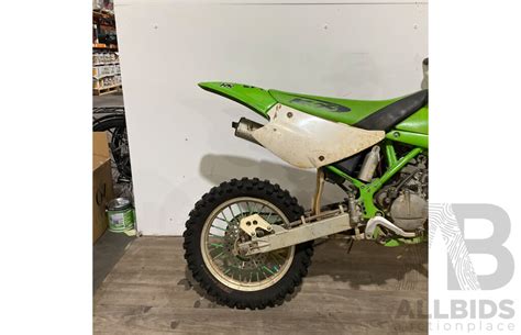 KAWASAKI KX DIRT BIKE Lot 1513556 CARBIDS