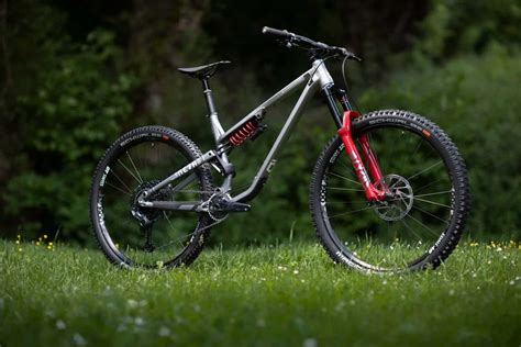 Meta Tr Race View Specs Reviews Mountainly