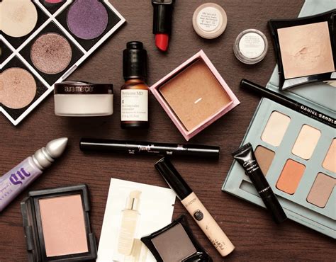 ten common makeup mistakes   avoid sparkle words social blog