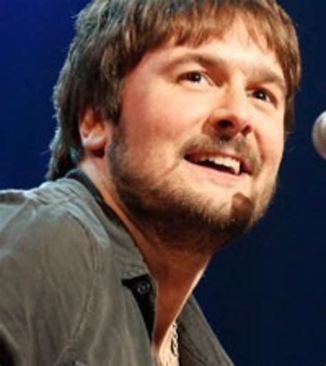 Eric Church, ‘Drink in My Hand’ Lyrics Keep Fans Coordinated